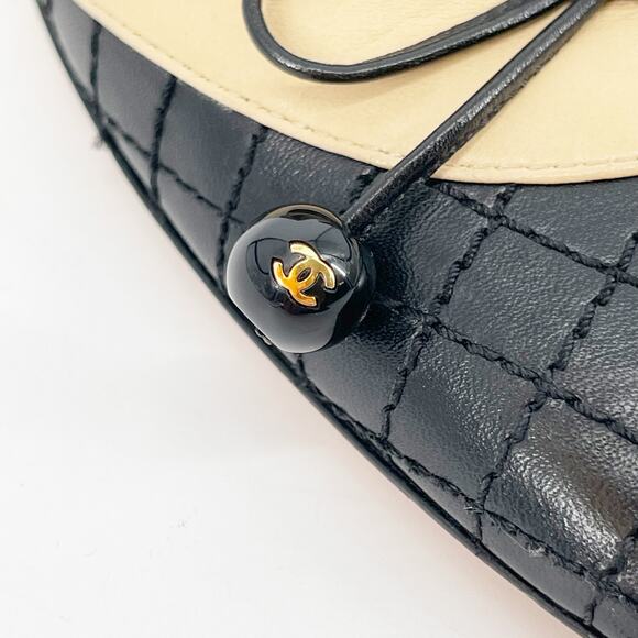 Chanel Vintage Beige with Black Quilted Cap Toe CC Bow Heels EU 37 Leather Pumps - Picture 8 of 15